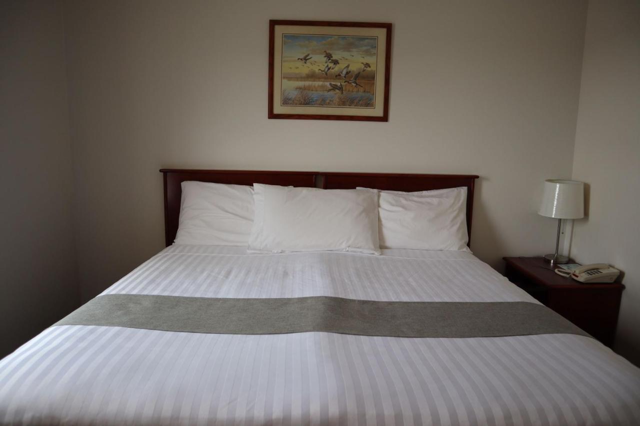 Destination Family Hotel Whitehorse Buitenkant foto