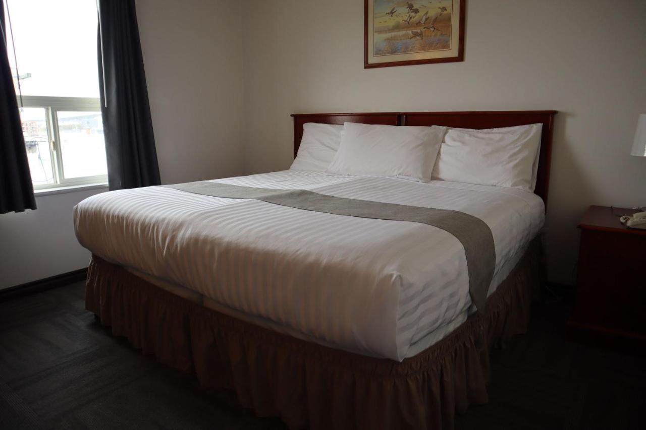 Destination Family Hotel Whitehorse Buitenkant foto