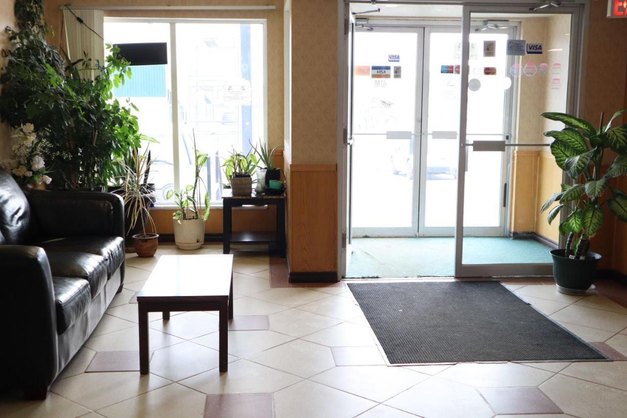 Destination Family Hotel Whitehorse Buitenkant foto