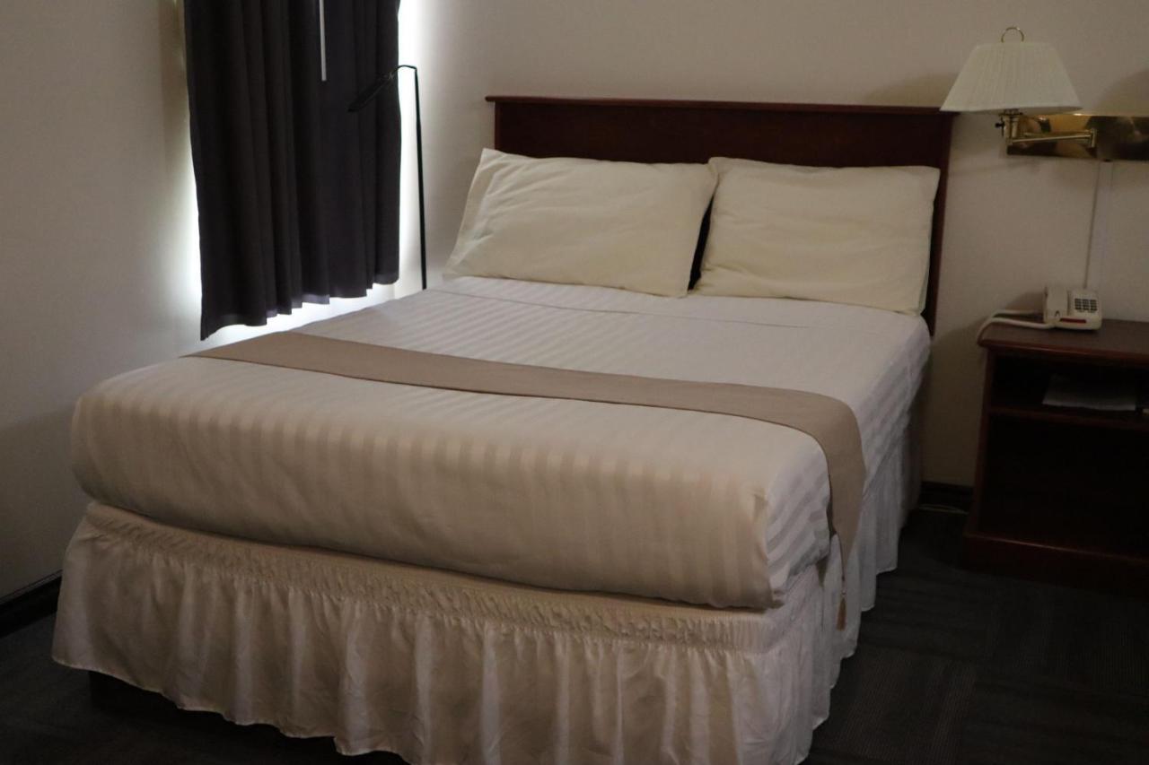 Destination Family Hotel Whitehorse Buitenkant foto