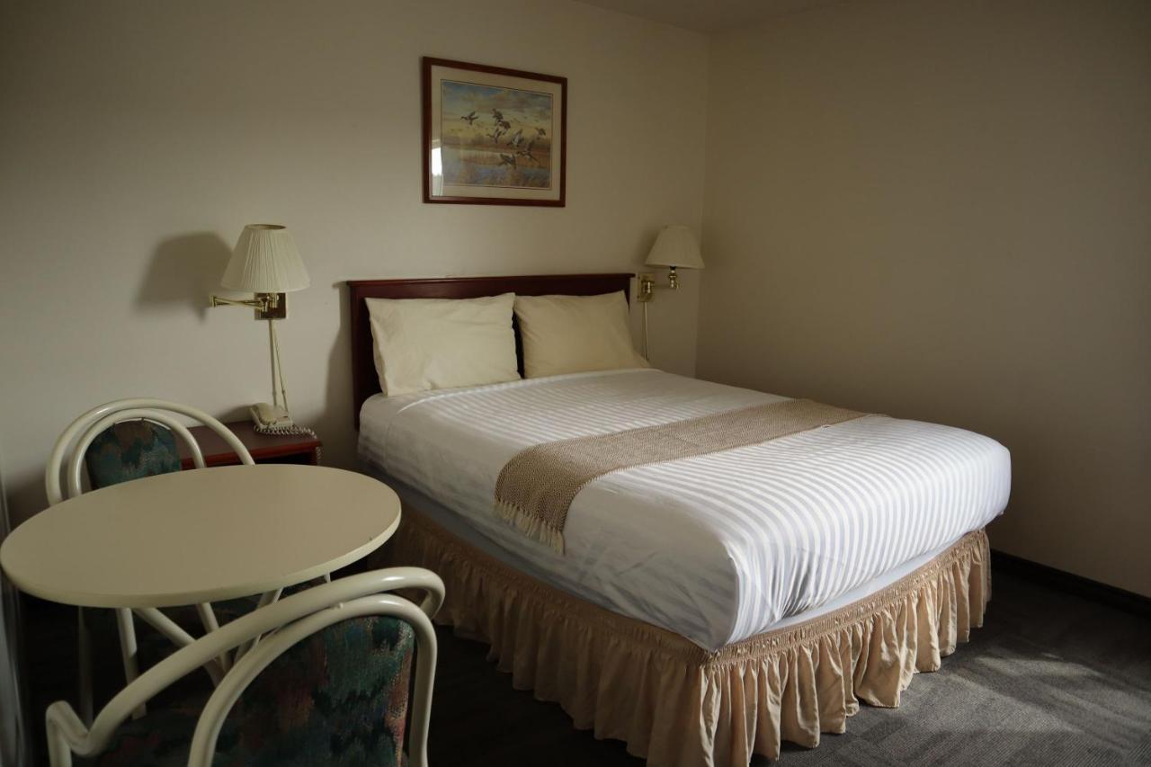 Destination Family Hotel Whitehorse Buitenkant foto