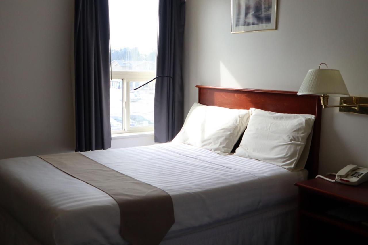 Destination Family Hotel Whitehorse Buitenkant foto
